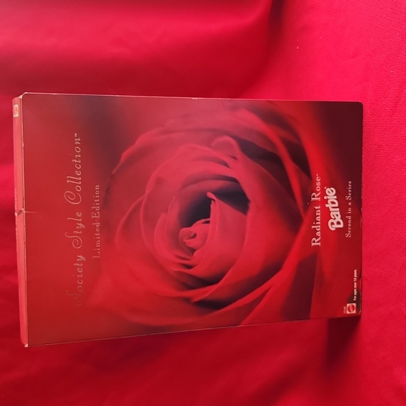 Barbie Radiant Rose - Picture 3 of 5